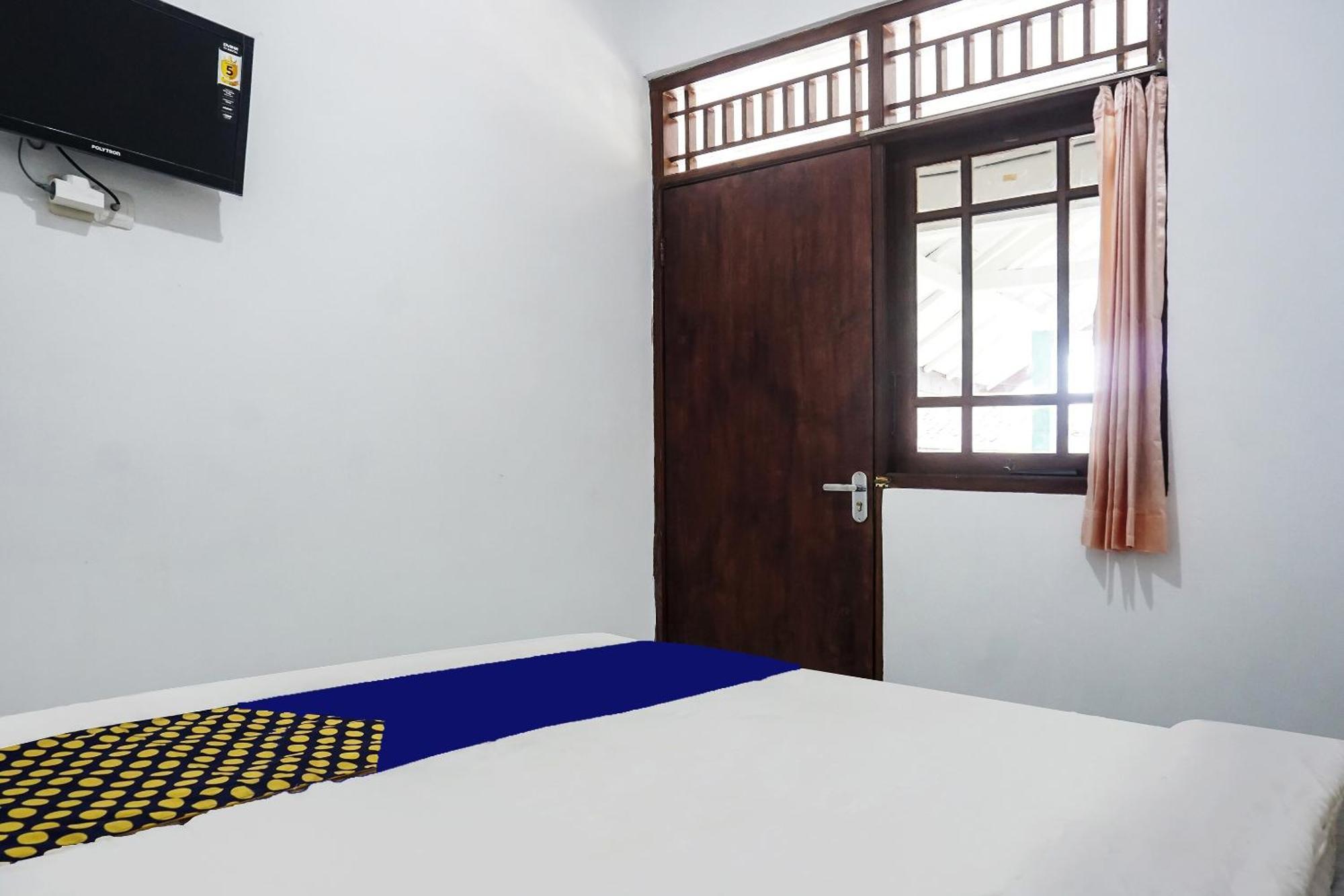 Oyo 90928 Wisma Asri Putra Syariah Bogor Exterior foto