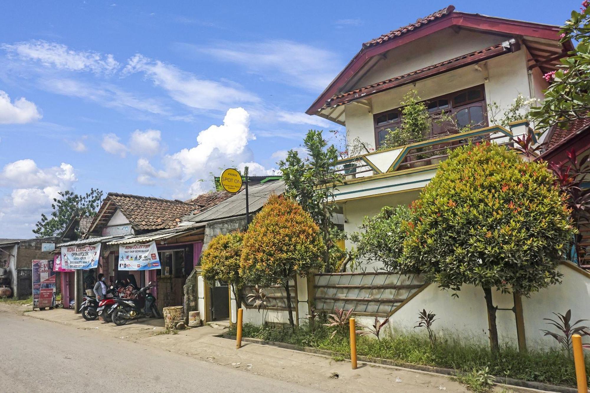 Oyo 90928 Wisma Asri Putra Syariah Bogor Exterior foto